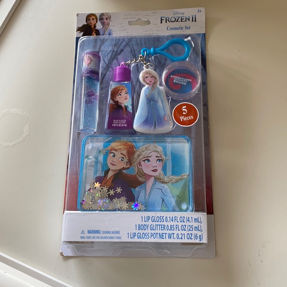 🎁New🎁 Disney Frozen II Cosmetic Set